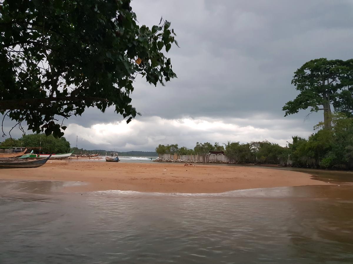 Ahanta Eco Lodge Busua Exterior photo